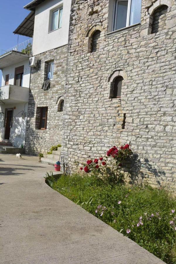 Guesthouse Bazzar Gjirokaster Exterior photo